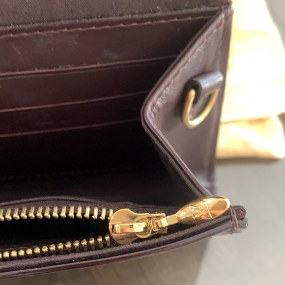 Louis Vuitton wallet on a chain - Picture 7 of 9